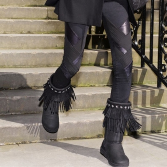 Jimmy Choo Ugg Suede Sora Black Fringe Boots Size 5 - Picture 3 of 5